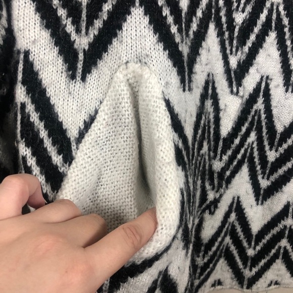 JOA Los Angeles Chevron Striped Snap Front Sweater - Picture 5 of 11